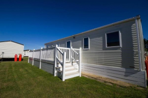 Beautiful 8 berth caravan Broadland Sands Park ref 20183BS